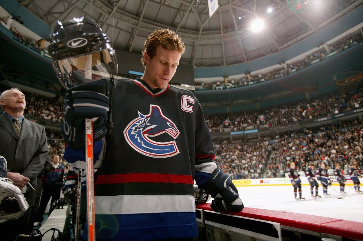 Vancouver Canucks Markus Naslund waits for the drop of the puck during the  first period against the St. Louis Blues at the Scouttrade Center in St.  Louis on October 20, 2006. (UPI