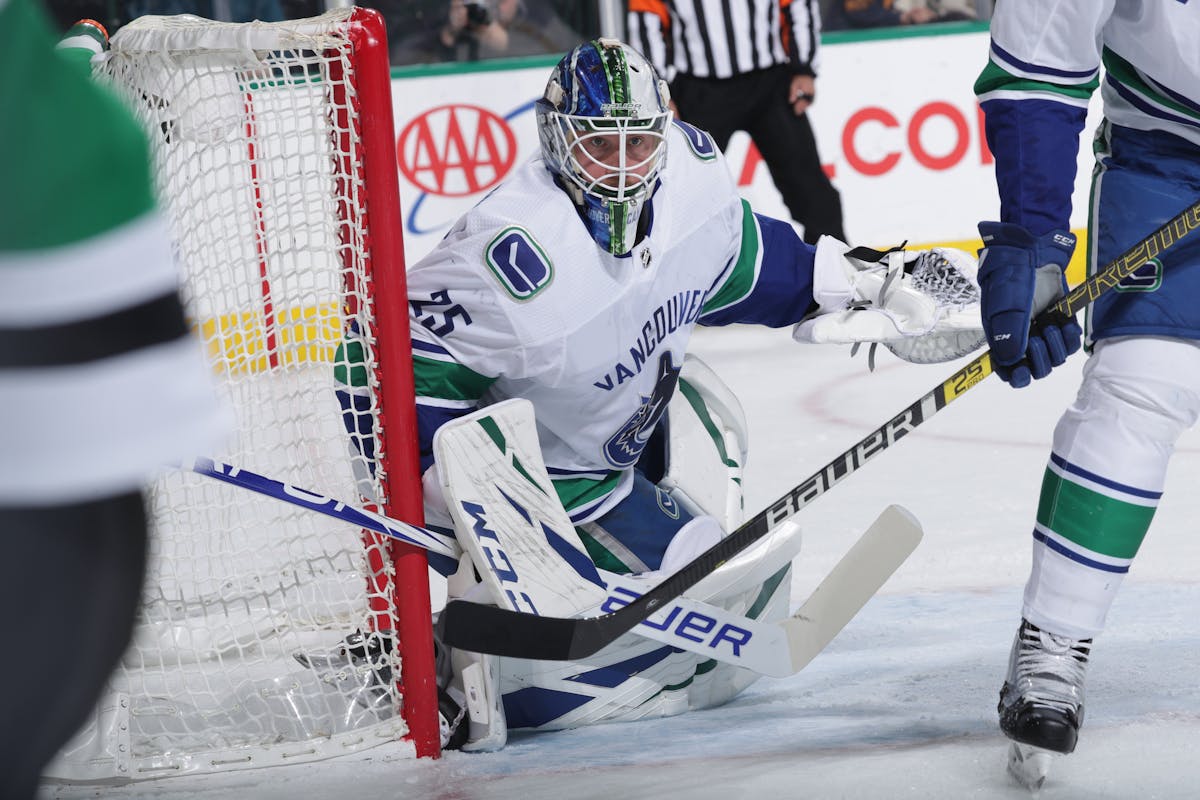 Canucks Goalie Jacob Markstrom Records First Shutout In 129th Game
