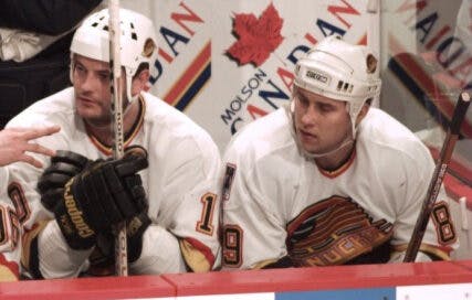 Former Vancouver Canucks winger Alex Mogilny should be in the Hockey Hall  of Fame
