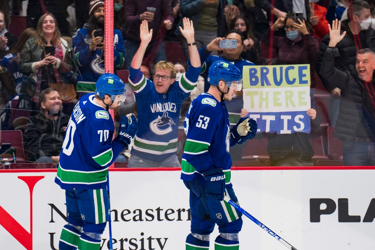 Report Vancouver Canucks radio broadcasting rights remaining with 650