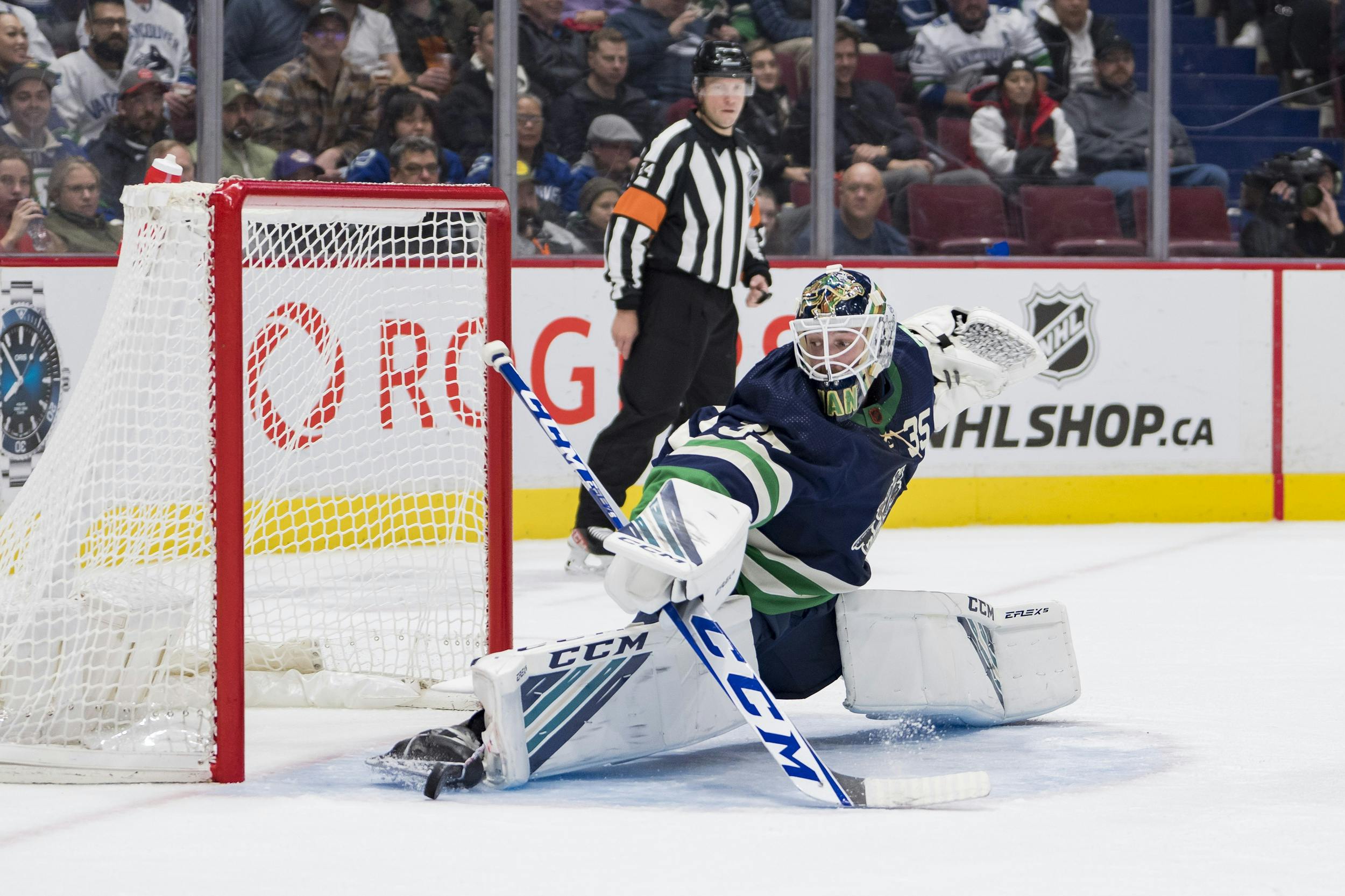 Vancouver Canucks: The Curse of the Goaltender Trades