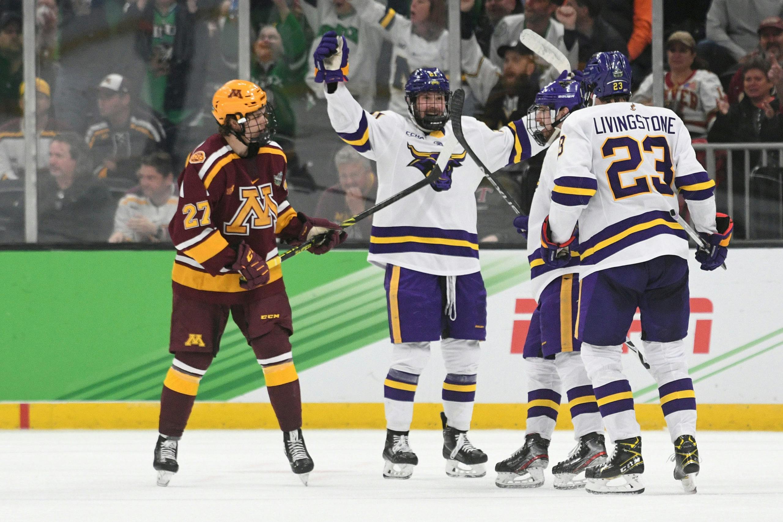 Men's college hockey rankings: North Dakota moves up as Power 10 gets a new  look