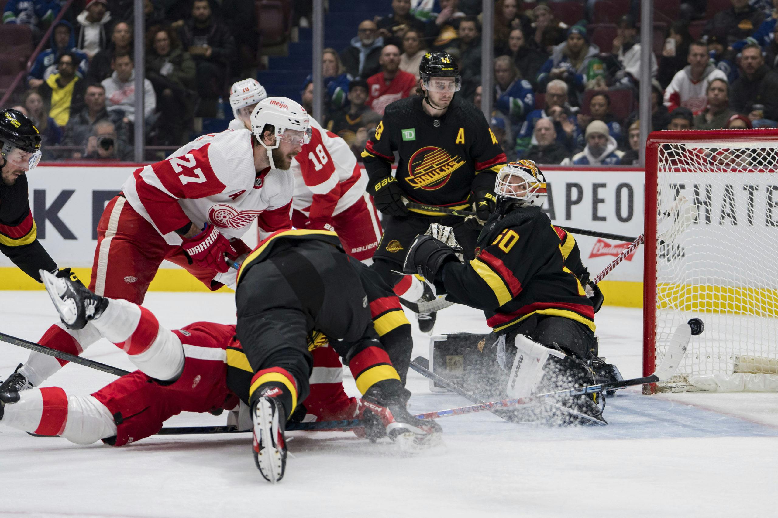 Dylan Larkin sets pace; Detroit Red Wings blow out Canucks, 6-1