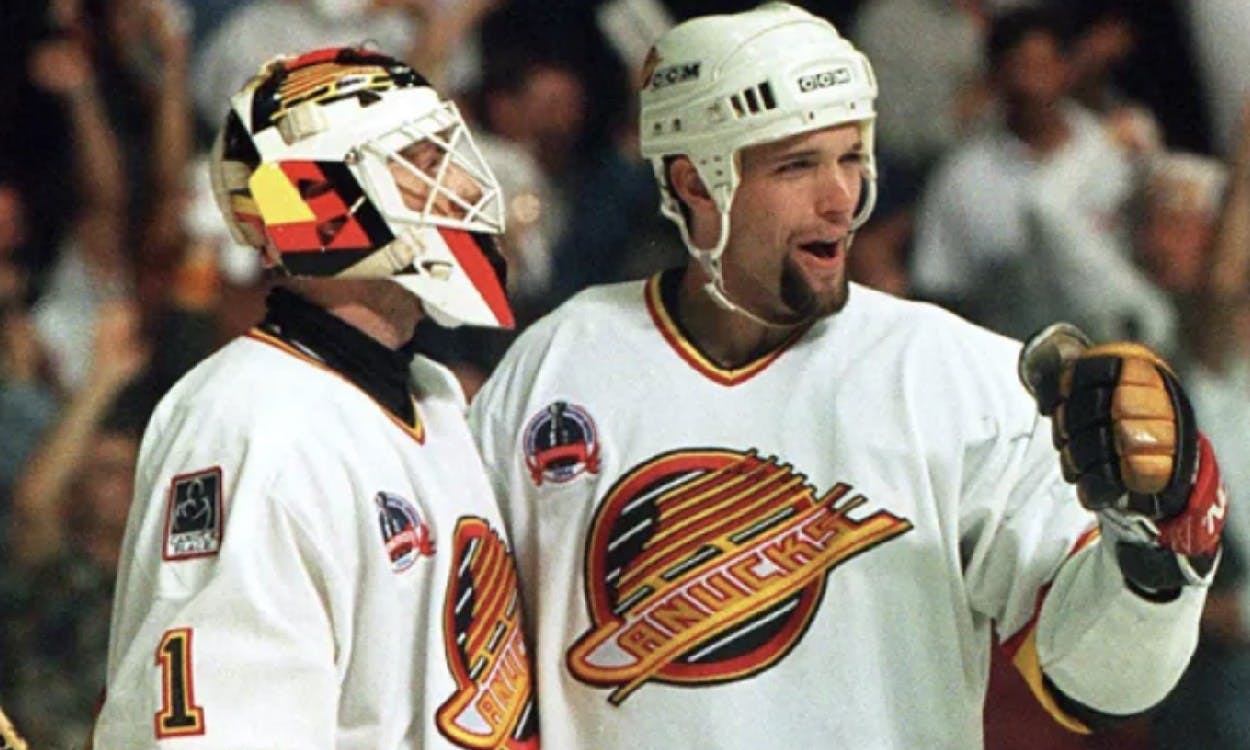 NHL Hockey Starting Lineup (1994) Pavel Bure Vancouver Canucks