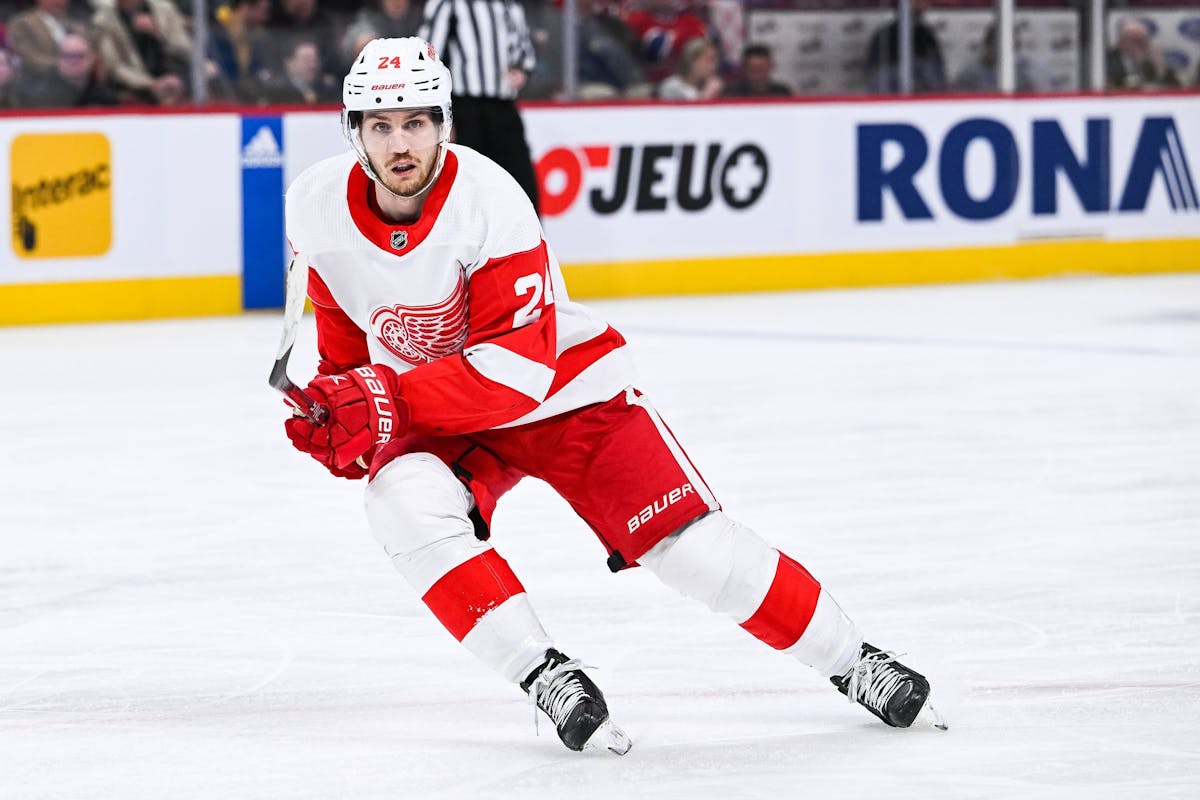 Red Wings' David Perron suspended six games for cross-checking Senators'  Artem Zub - Daily Faceoff