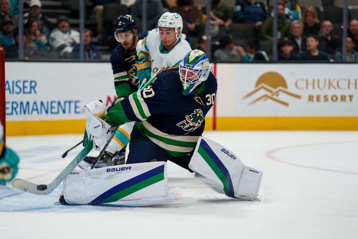 Instant Reaction: Elias Pettersson does it again as the Canucks win 6-5 vs. Sharks