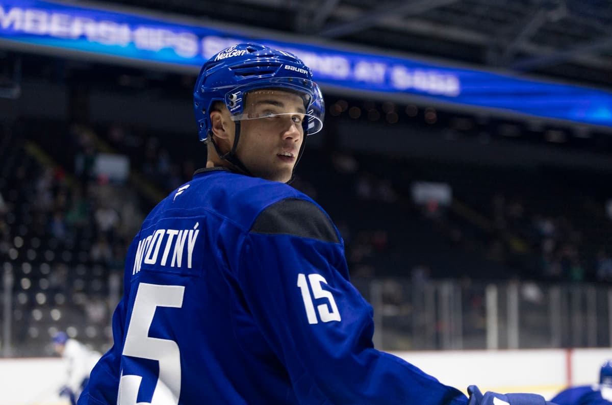 Canucks: What’s next for Adam Novotny after signing his entry-level contract?